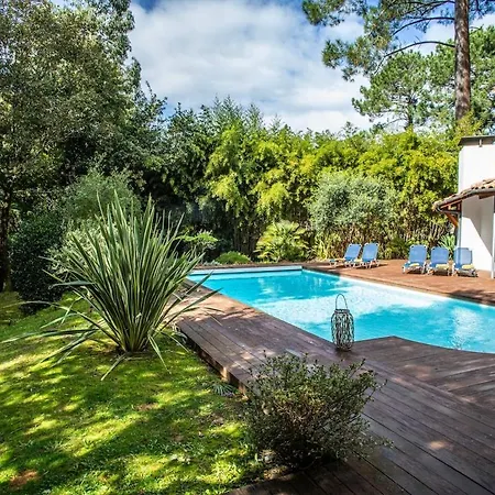Demeure D'exception Sur Le Golf De Avec Piscine Chauffee *