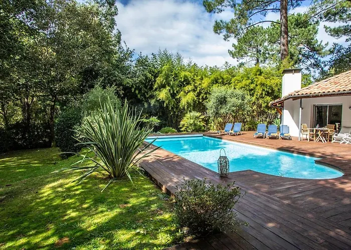 Demeure D'exception Sur Le Golf De Avec Piscine Chauffee *