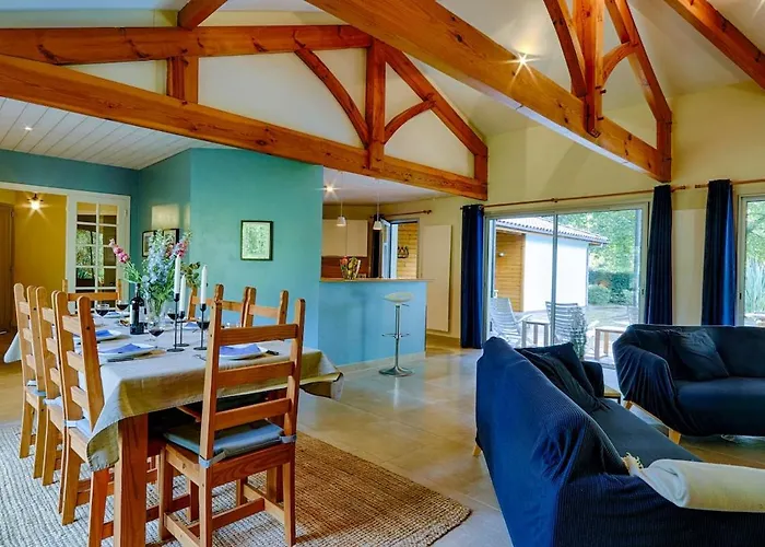 Demeure D'exception Sur Le Golf De Avec Piscine Chauffee