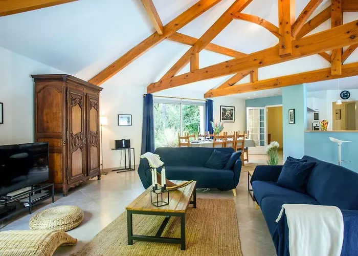 Demeure D'exception Sur Le Golf De Avec Piscine Chauffee *