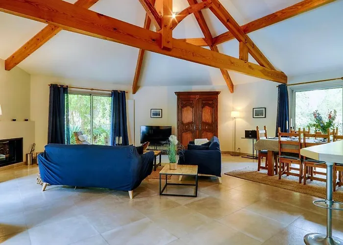 Demeure D'exception Sur Le Golf De Avec Piscine Chauffee Ferienhaus *