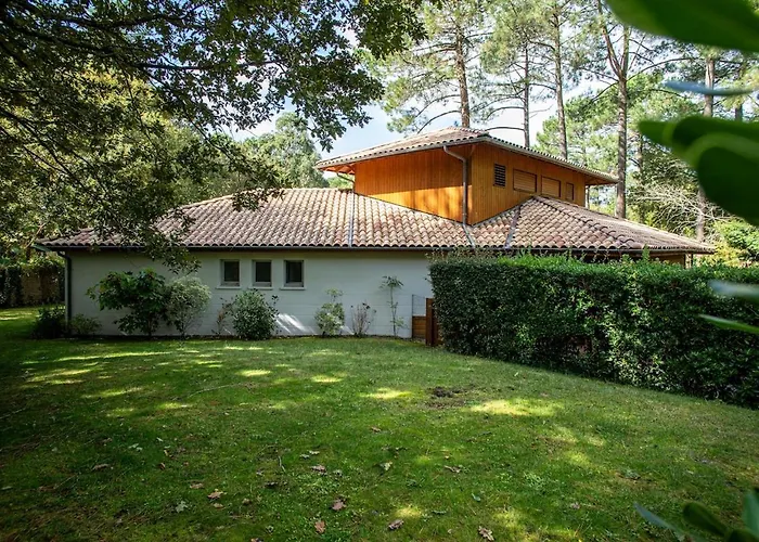 Ferienhaus Demeure D'exception Sur Le Golf De Avec Piscine Chauffee *