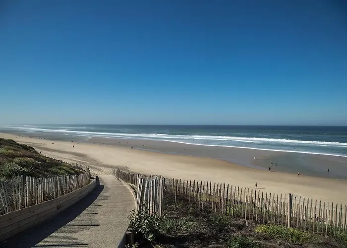Demeure D'exception Sur Le Golf De Avec Piscine Chauffee Ferienhaus *